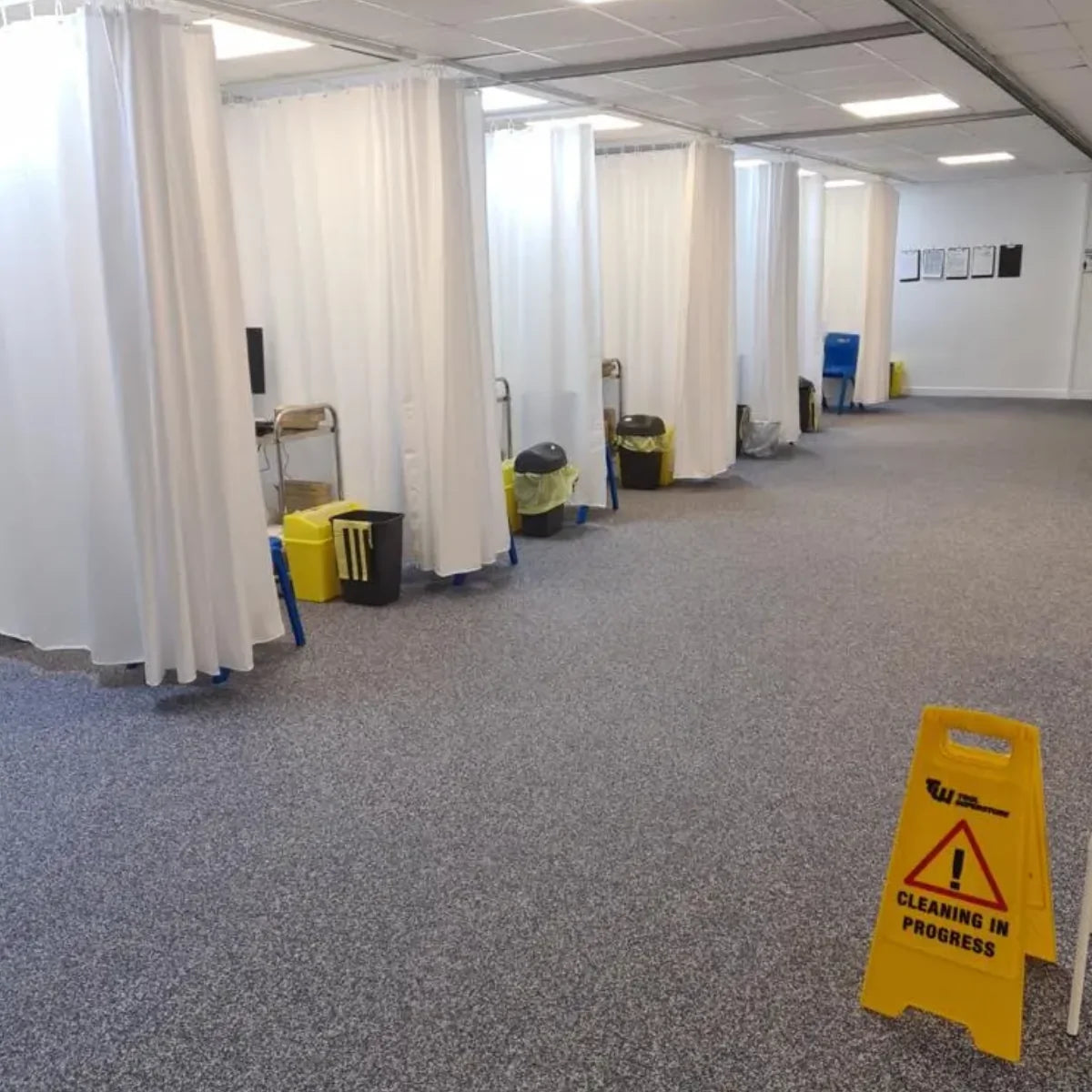 Epoxy-Flake-Floor-Hospitals.webp